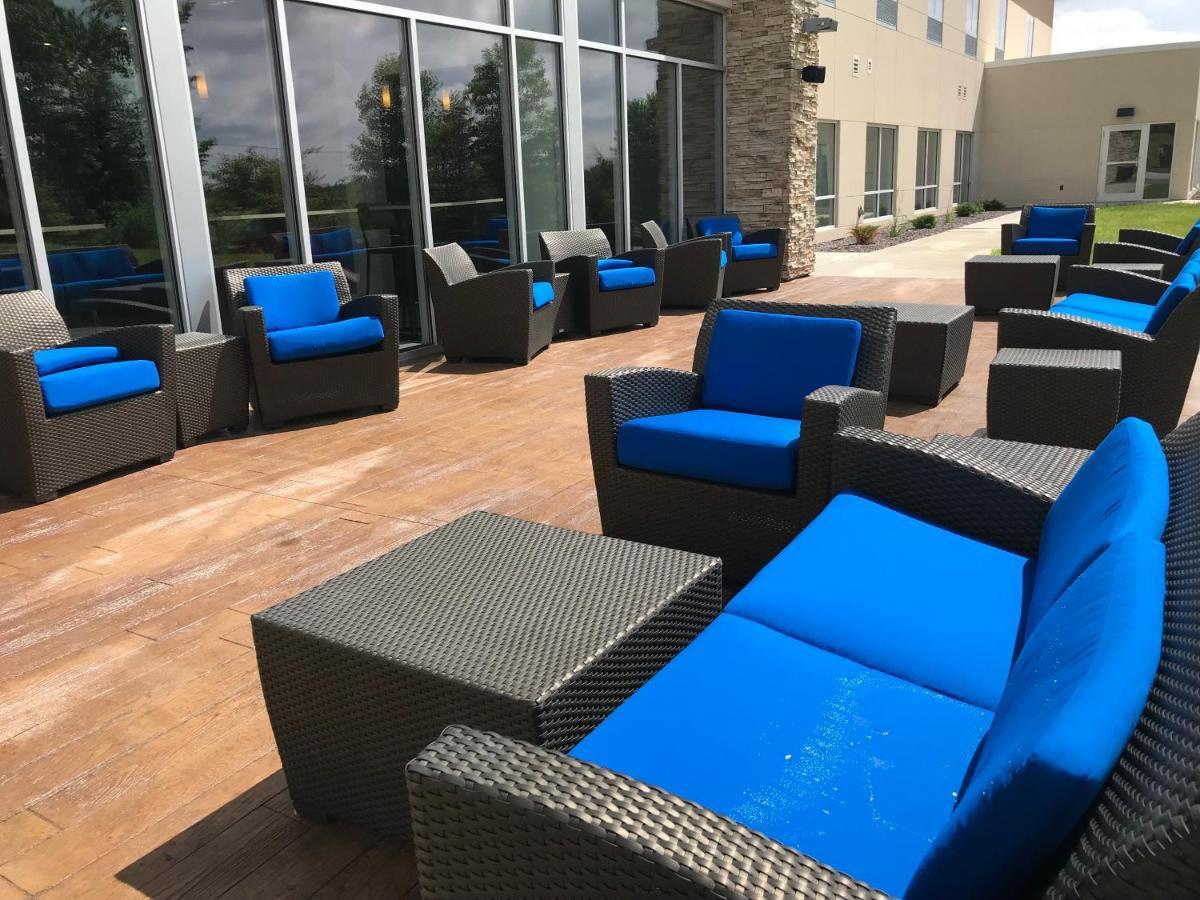 Holiday Inn Express & Suites - Hannibal - Medical Center Exterior foto